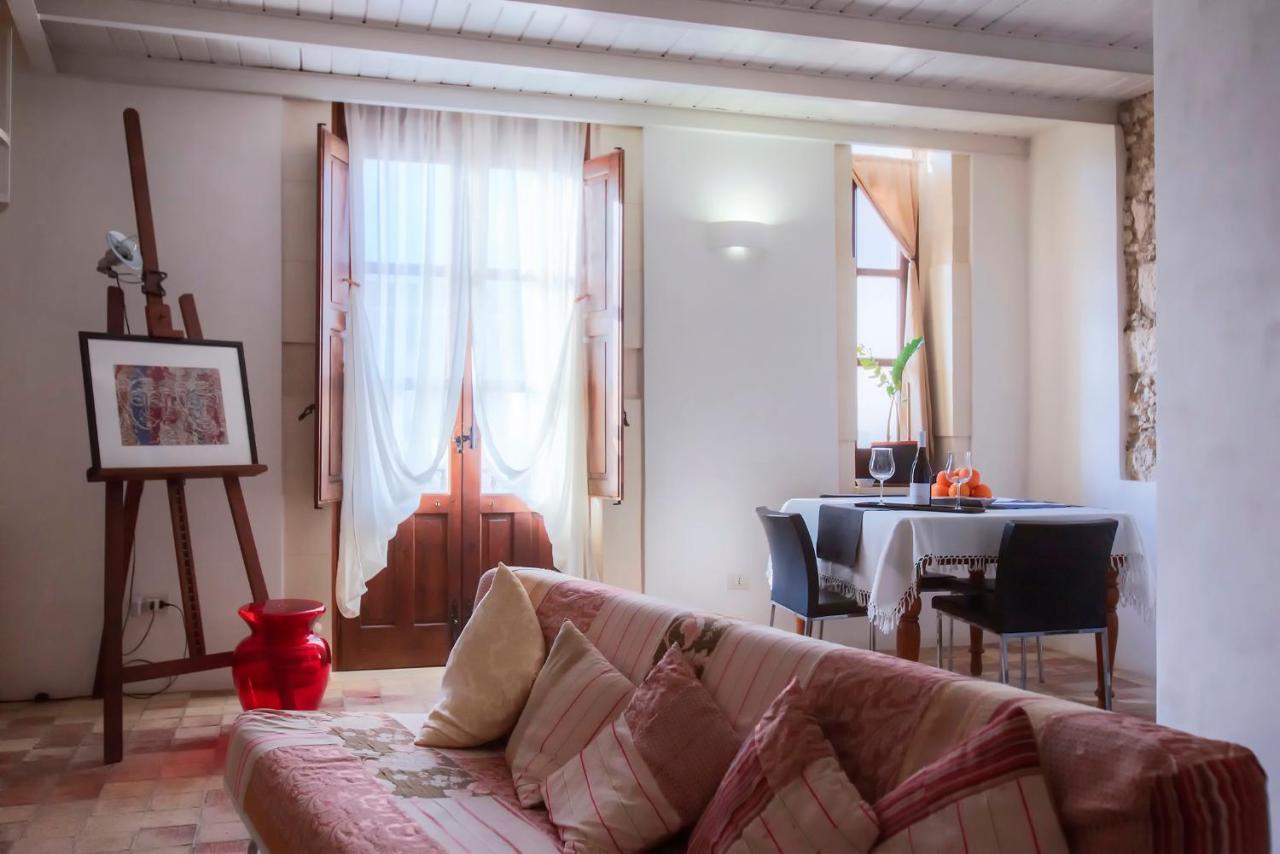 Casa Eu - Bilocale Ortigia Wifi Apartment Сиракуза Екстериор снимка